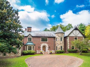 412 E And West Rd, Lookout Mountain, TN 37350