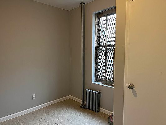 5th image of 311 E 109th St APT D