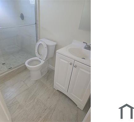 5th image of 991 E 51st St