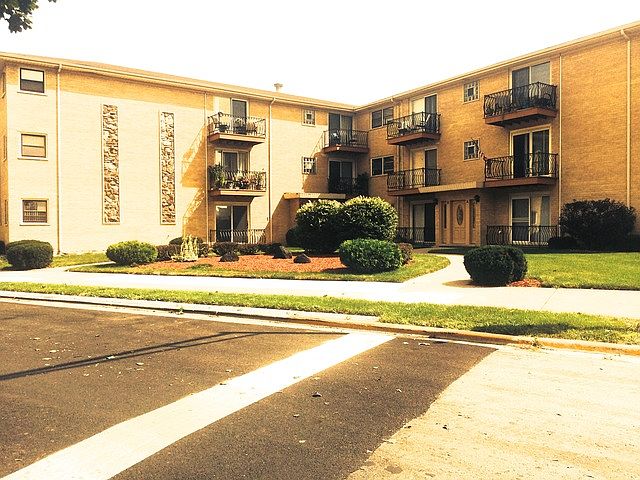 1st image of 32 Conti Pkwy #2D