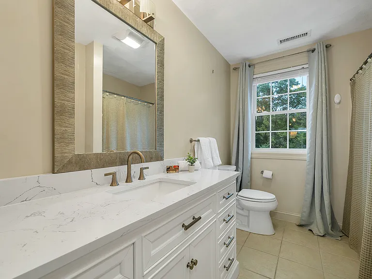 8 Hemlock Ln — Photo 32