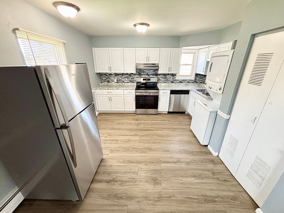 1st image of 12 Linda St #12