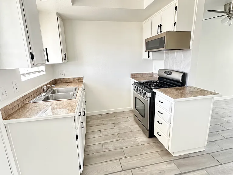 26430 San Jacinto St #8 — Photo 2