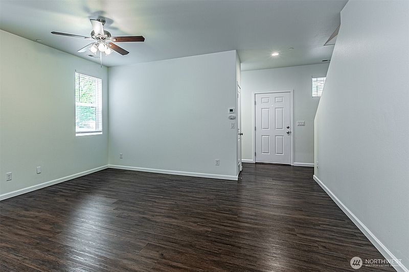 5th image of 1701 Butler Court NW