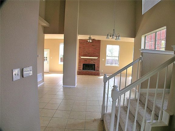 2nd image of 2703 Yellowstone Park Ln