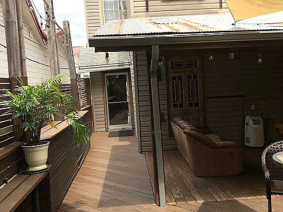 3rd image of 506 Vine St