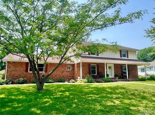 102 Meadow Ln, Montgomery City, MO 63361