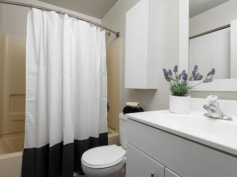 Sophias Place West — Photo 12