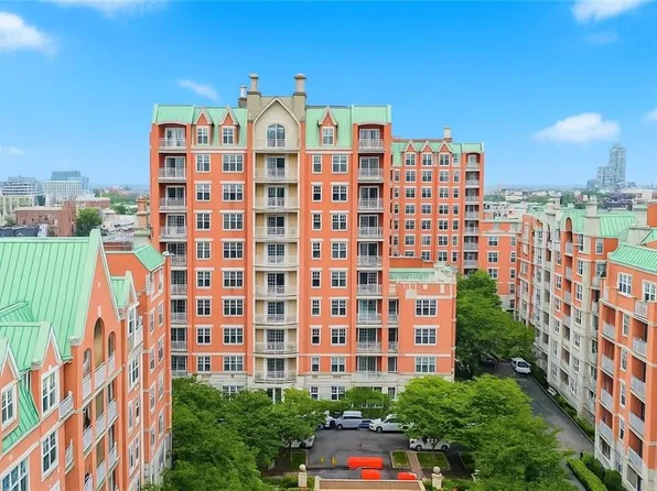 60 Oceana Dr W APT 8B, Brooklyn, NY 11235