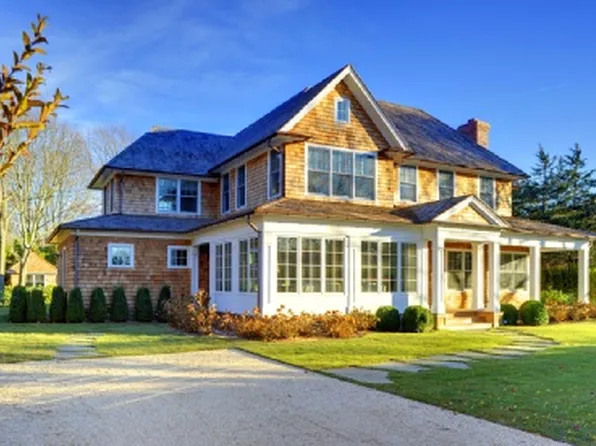 https://photos.zillowstatic.com/fp/f5ce41239ee6dc7d30a9d081b80dd3fe-p_e.webp