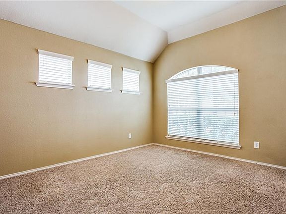 4th image of 5609 Seawood Dr