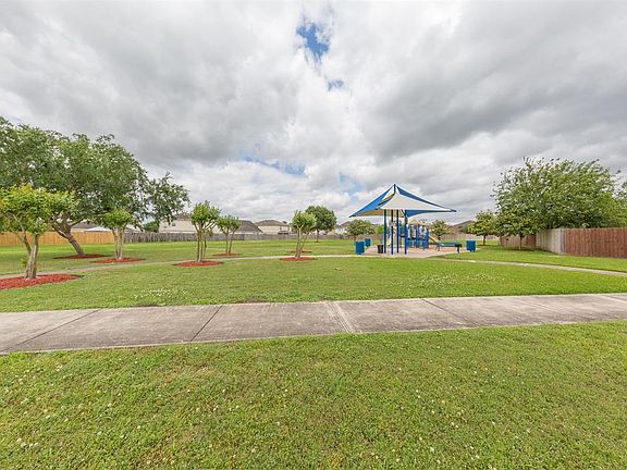 5th image of 8703 Danbury Hollow Ln