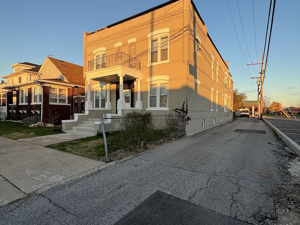 1st image of 3619 Fir St #1S-1