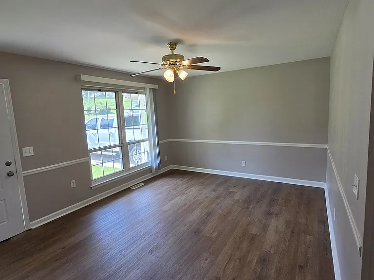 5205 Auriesville Ln — Photo 3