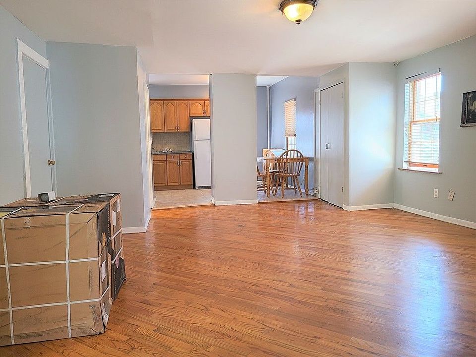 1st image of 35 Bay 20 St #2