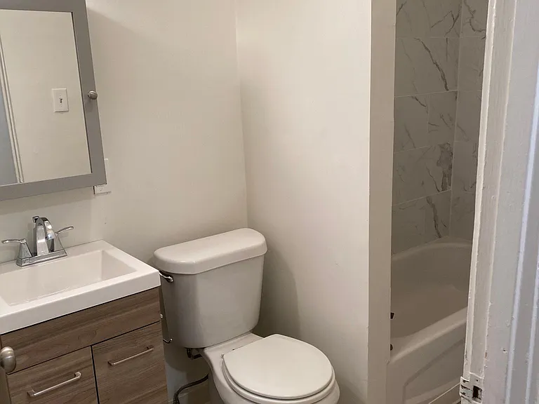 1834 E 101st St #5 — Photo 9