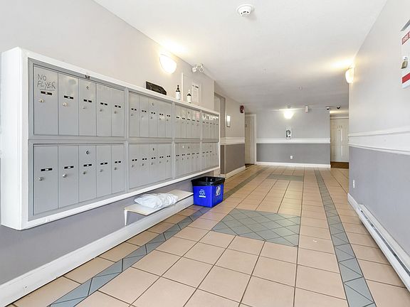 3rd image of 12733 72nd Ave #204