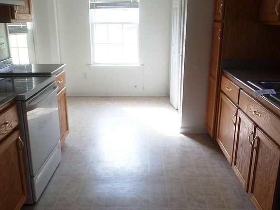 2nd image of 5506 Meadow Lark Ct