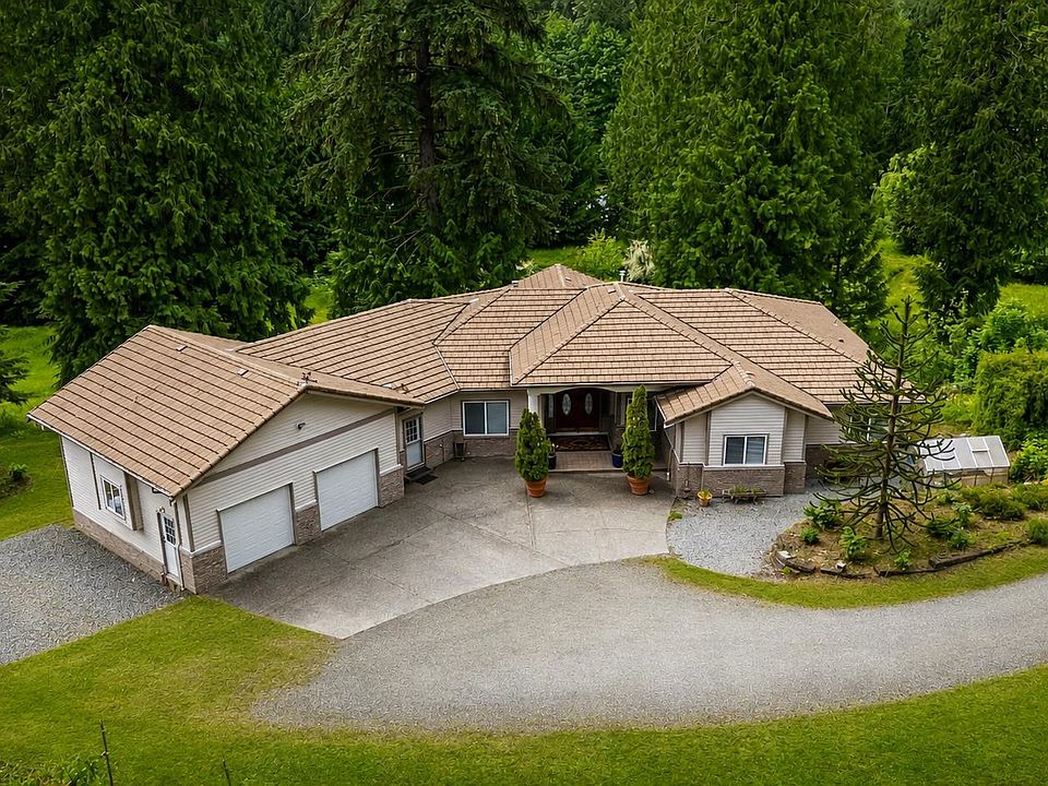 1st image of 26350 Trethewey Cres