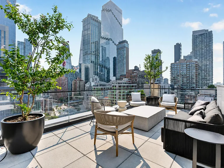 400 W 38th St #5GN — Photo 32