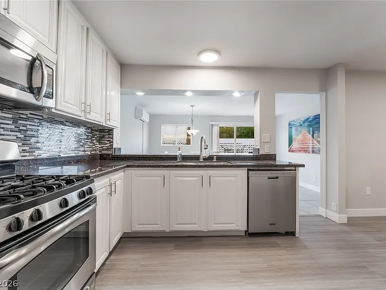 3992 Chinchilla Ave — Photo 11