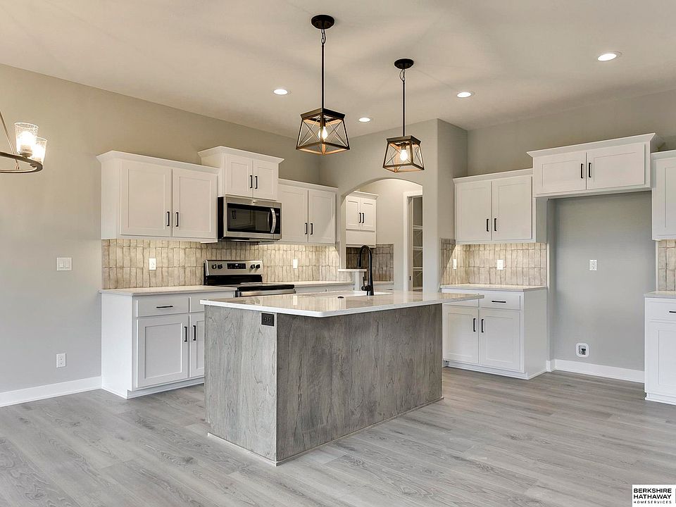 1st image of 15452 Ogden Cir