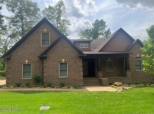 335 Forest Lake Dr, Humboldt, TN 38343