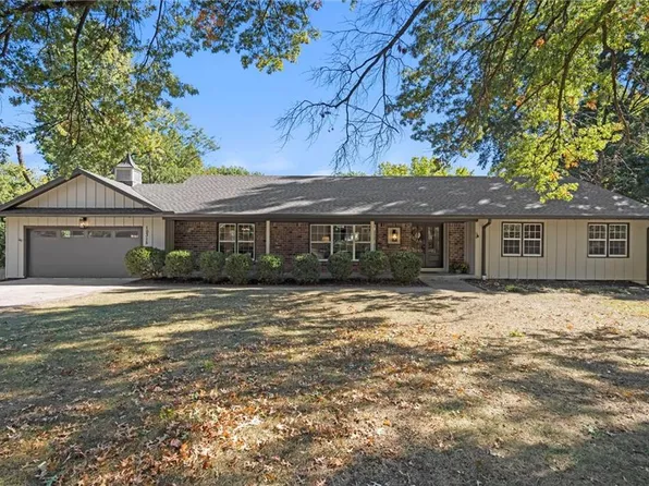 10315 High Dr, Leawood, KS 66206