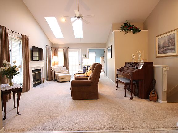 3rd image of 2108 Tall Meadow St NE