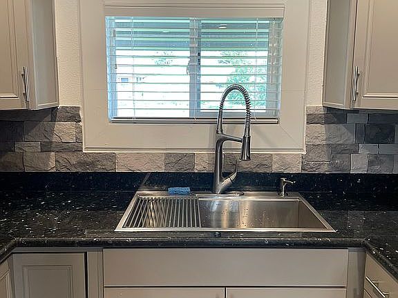 2nd image of 3552 W Mendocino Ave