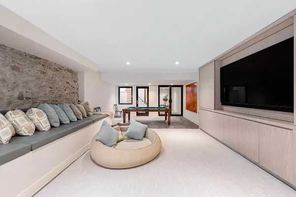 Rented by Nest Seekers International | media 57