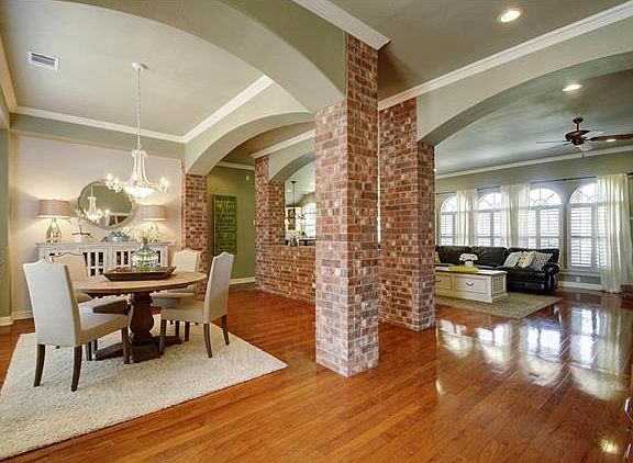 4th image of 10805 River Plantation Dr