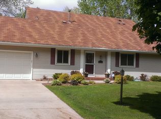 8710 Isle Ct S, Cottage Grove, MN 55016