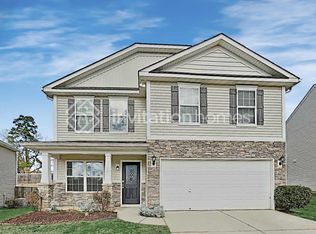 2942 Village Center Dr, Dallas, NC 28034