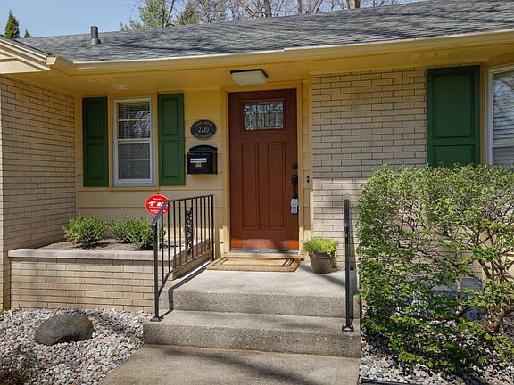 2210 Chevy Chase-103