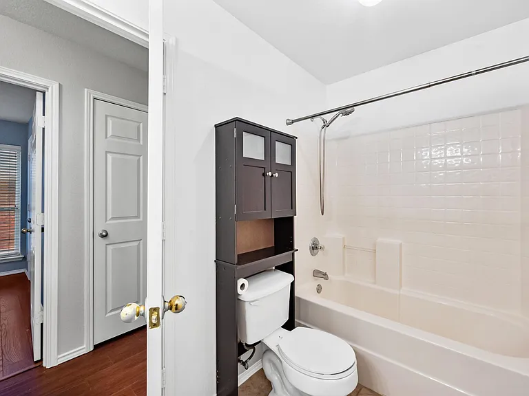 614 Douglas Dr — Photo 24