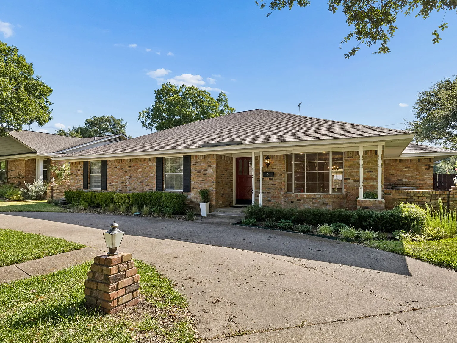 3 bed, 2320 sqft, $3,800 — Photo 3
