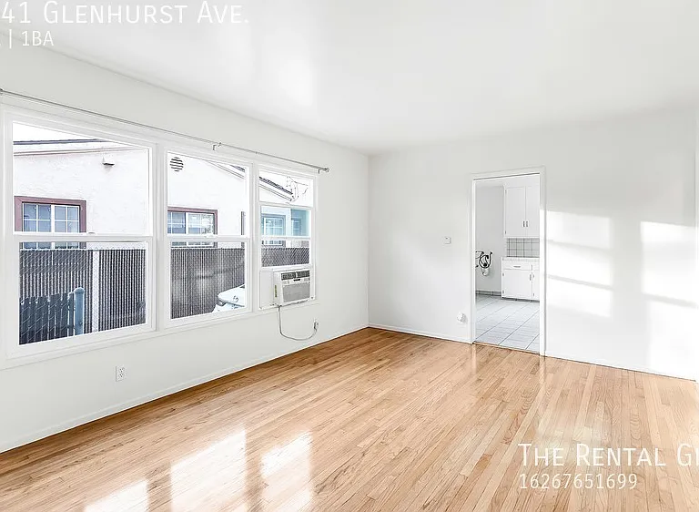 3041 Glenhurst Ave — Photo 1