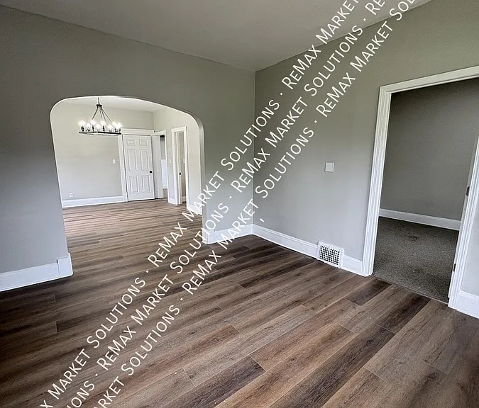 3366 E 130th St #1 — Photo 4