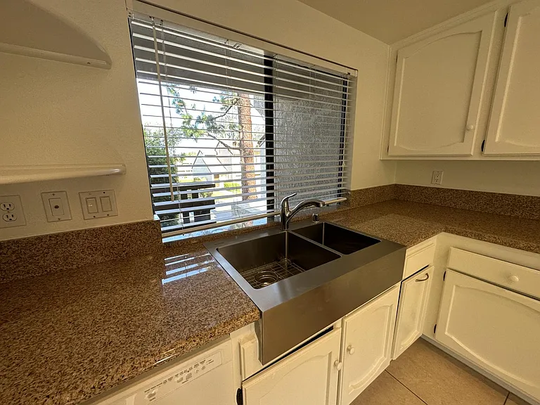 26626 Guadiana — Photo 7