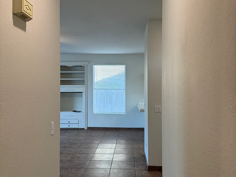 2222 W Vine Ave — Photo 13