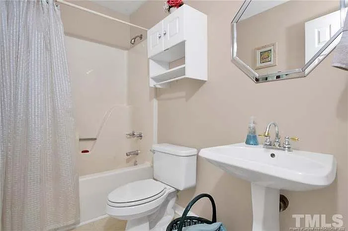 3024 Coachway Dr — Photo 12