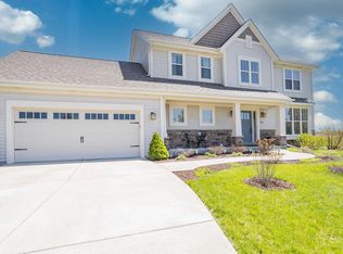 504 Fairwinds Ct, Mukwonago, WI 53149