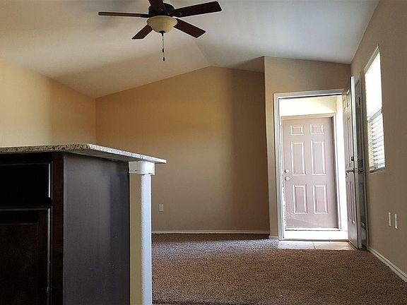 3rd image of 1540 Yale Ln