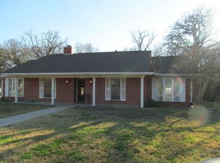 1804 Shadowwood Dr, College Station, TX 77840