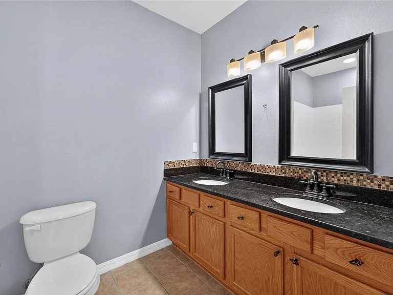 3186 Bayshore Oaks Dr — Photo 46