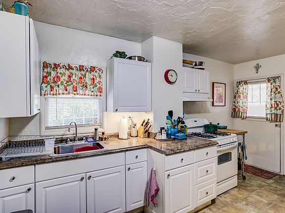 Large Eat In Kitchen