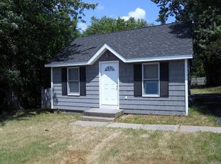 2 Grandview Dr, Rensselaer, NY 12144