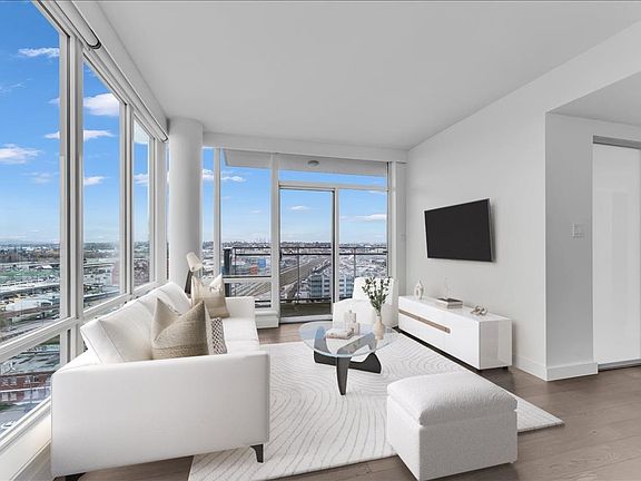 3rd image of 1618 Quebec St #2016