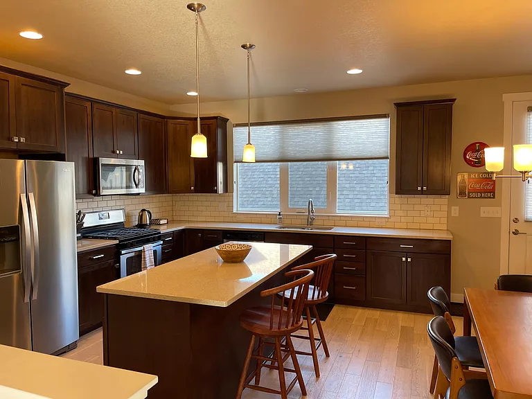 1108 Little Branch Ln — Photo 5